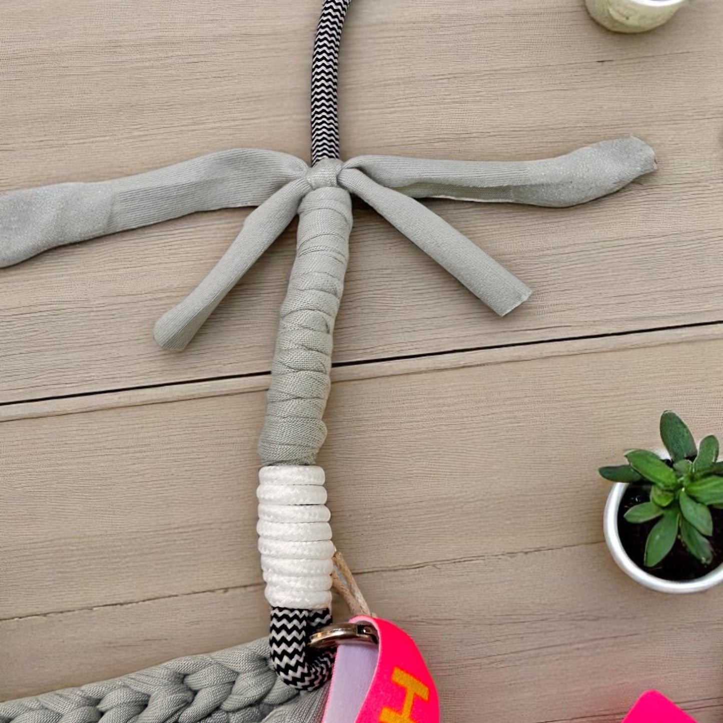 HOOK #025 – Cool Coral