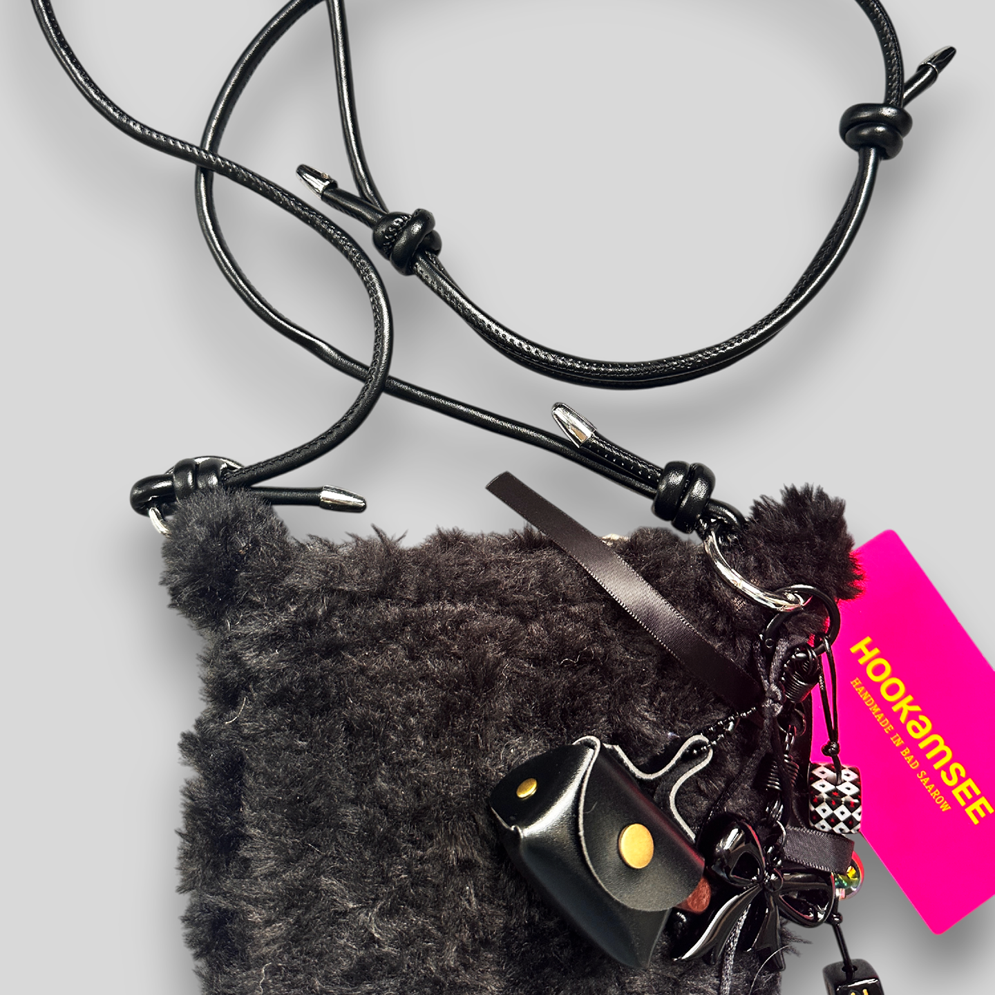 HOOK #106 – Black Charm (Kunstfell)