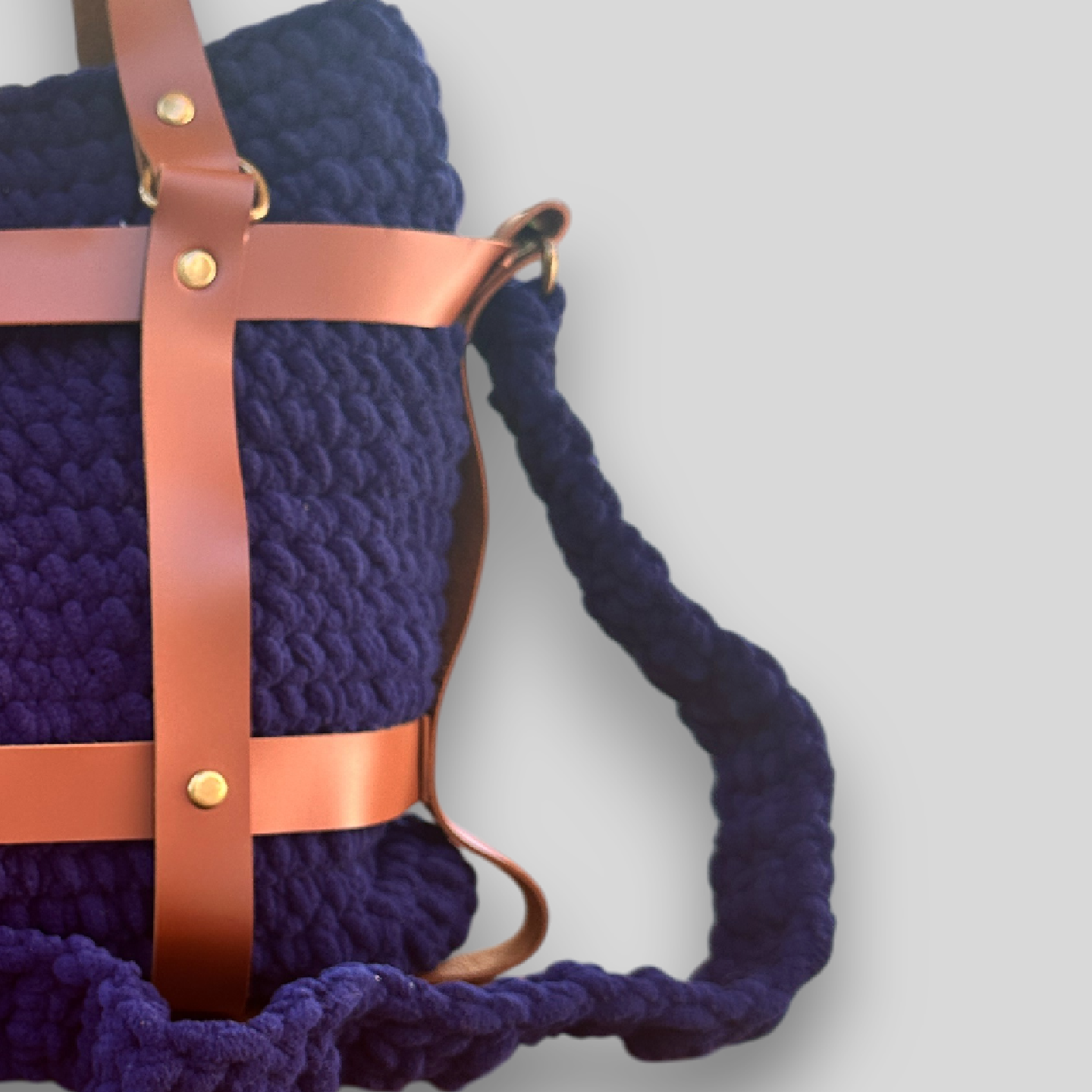 HOOK #121 – Deep Blue (Samtgarn mit Kunstleder-Gestell)