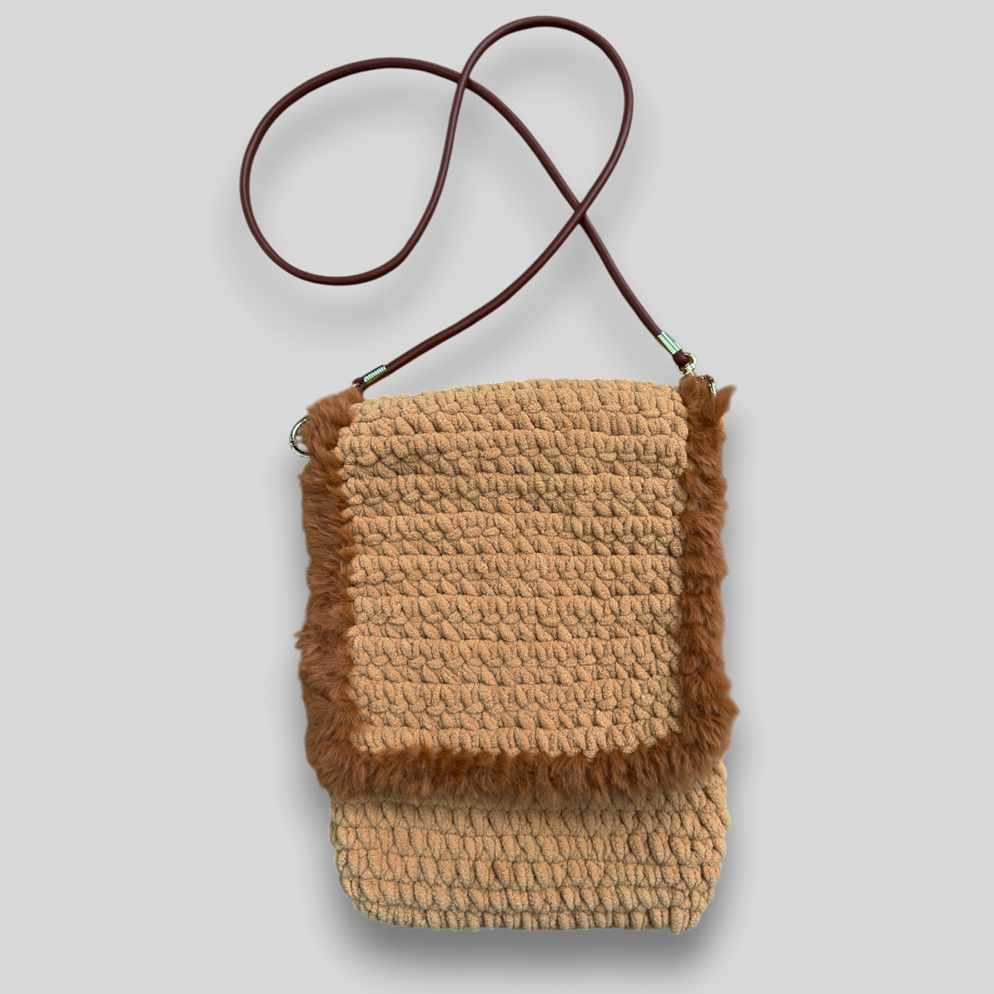 HOOK #123 – Camel Edge (Samtgarn mit Kunstfellkante)