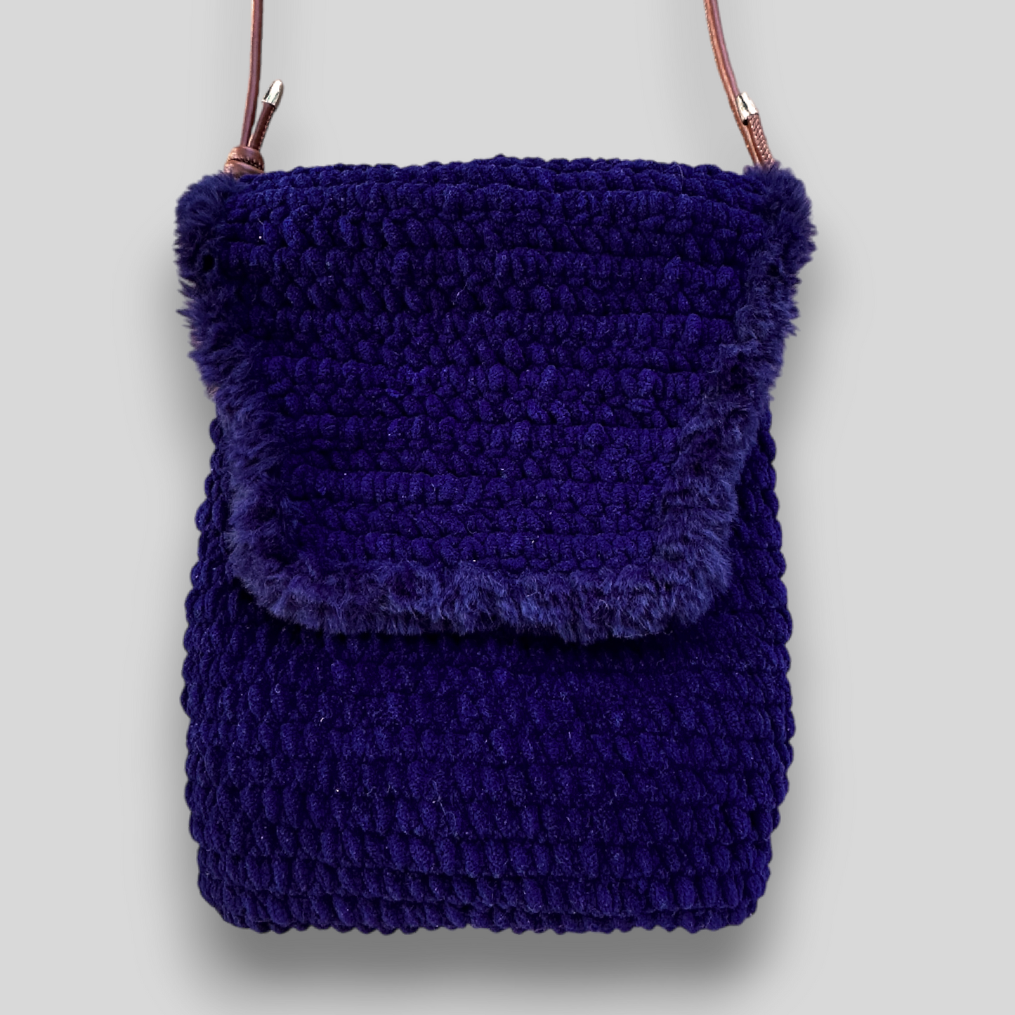 HOOK #124 – Velvet Edge (Samtgarn mit Kunstfellkante)