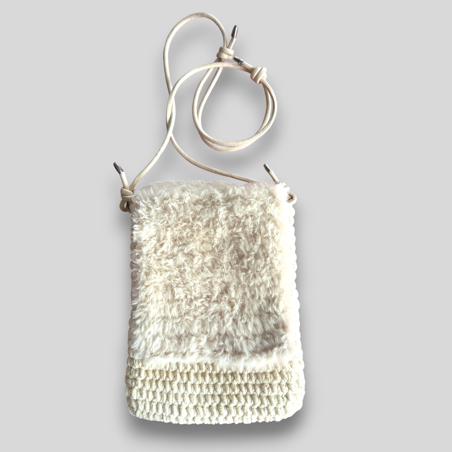 HOOK #129 – Soft Cream (Samtgarn mit Kunstfell)