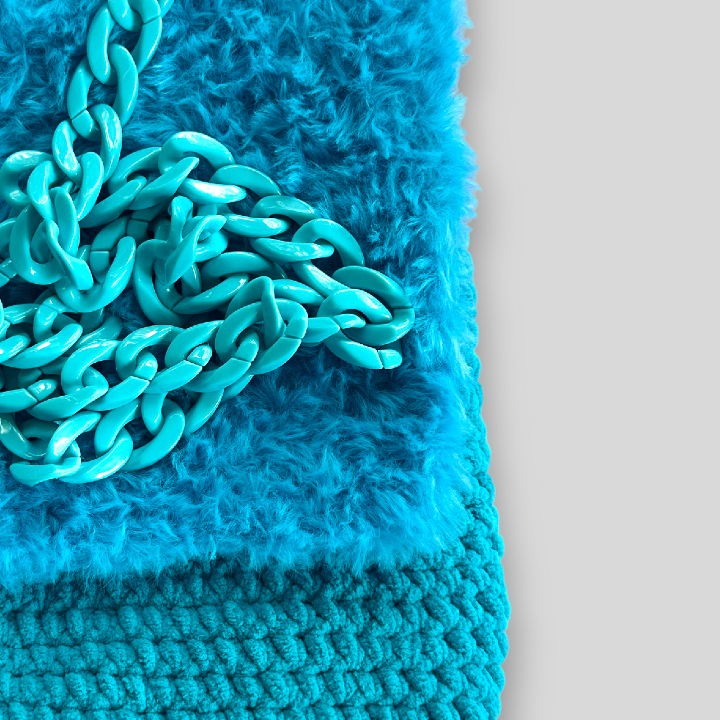 HOOK #130 – Blue Breeze (Samtgarn mit Kunstfell)