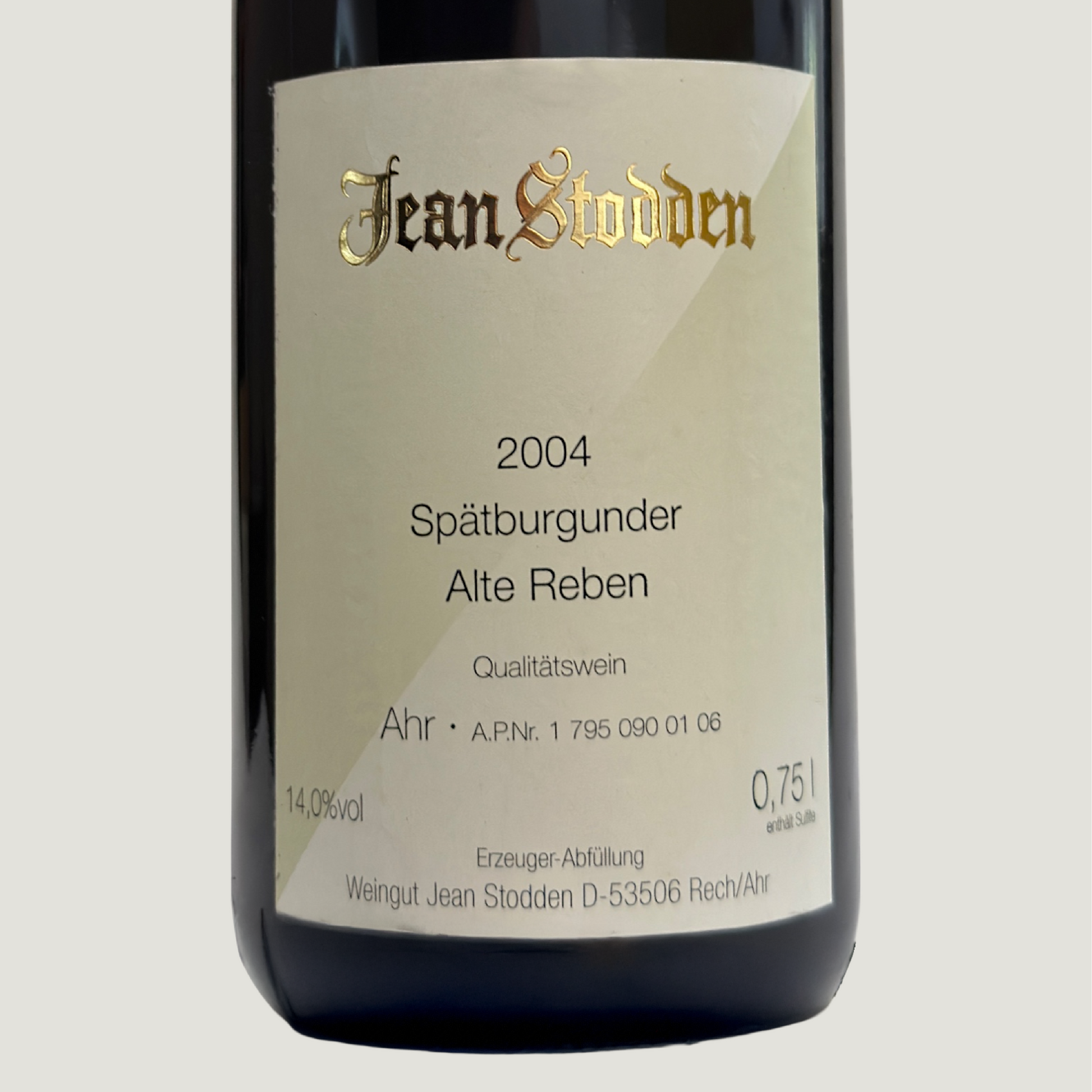 Etikett des Jean Stodden Spätburgunder Alte Reben 2004 – Nahaufnahme mit Jahrgang, Rebsorte und Weingutsangabe.