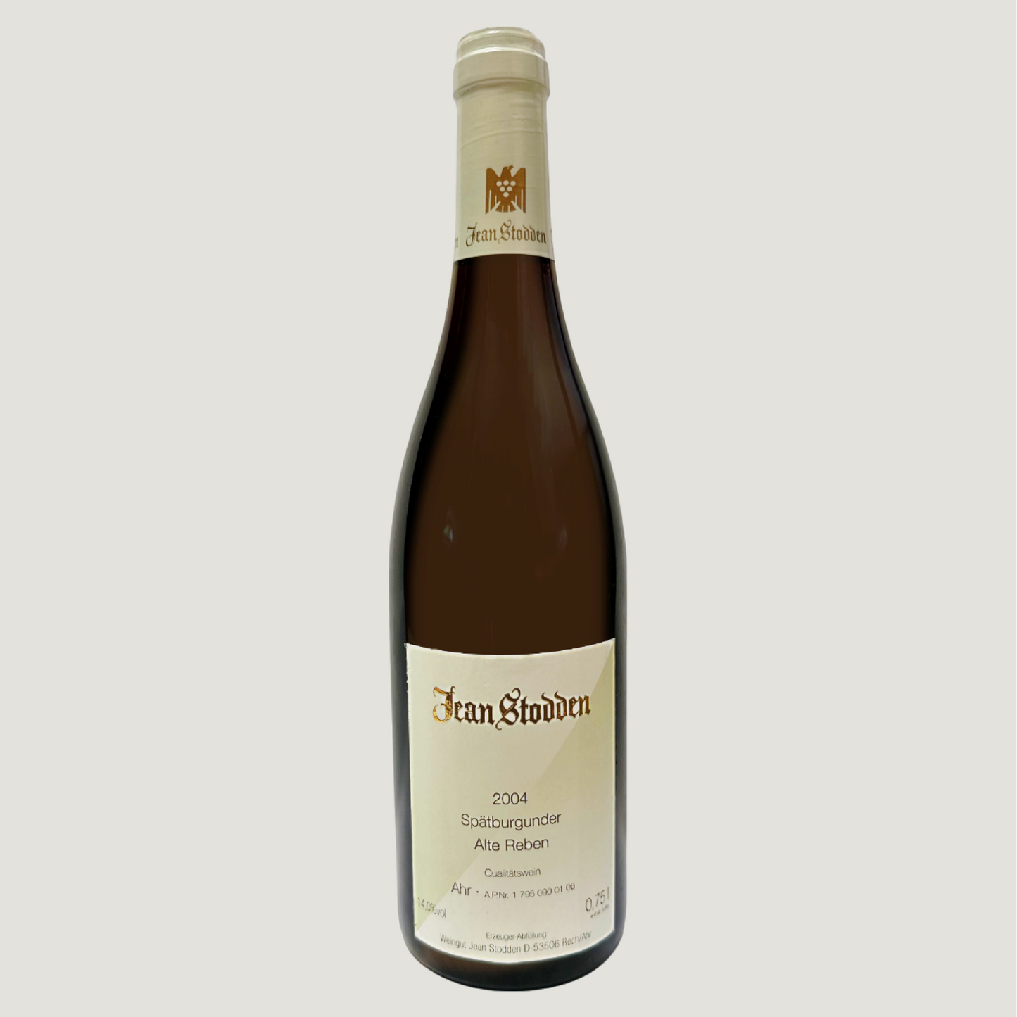 Flasche Jean Stodden Spätburgunder Alte Reben 2004 auf hellem Hintergrund – Gesamtansicht.