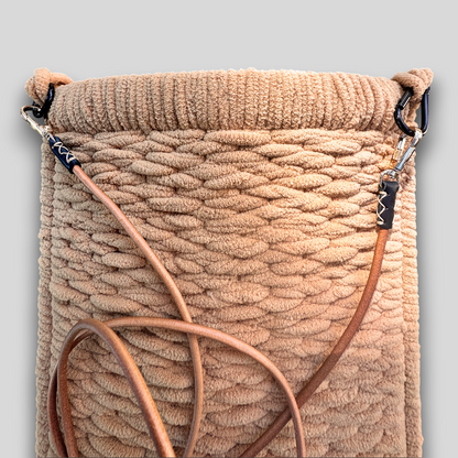 HOOK #119 – Urban Beige Statement (Samtgarn mit Canvas-Technik)