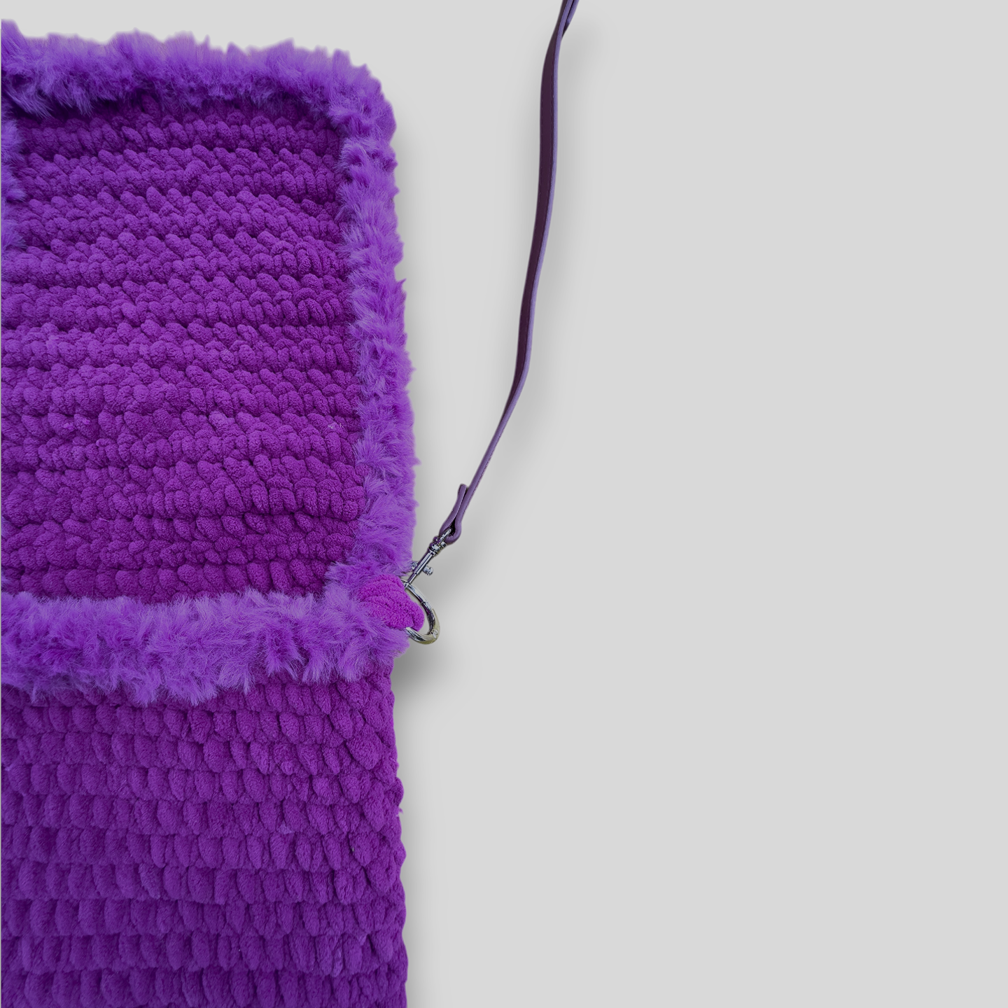 HOOK #122 – Purple Edge (Samtgarn mit Kunstfellkante)