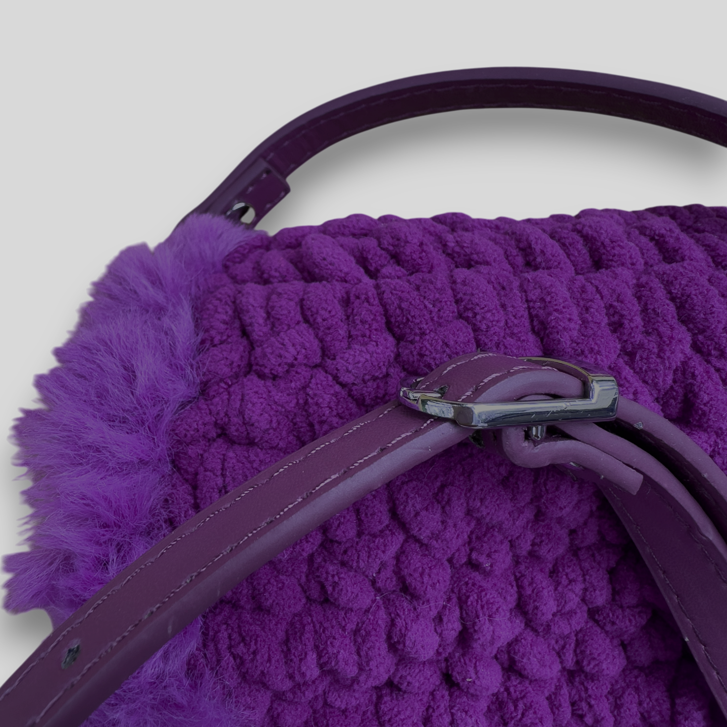 HOOK #122 – Purple Edge (Samtgarn mit Kunstfellkante)