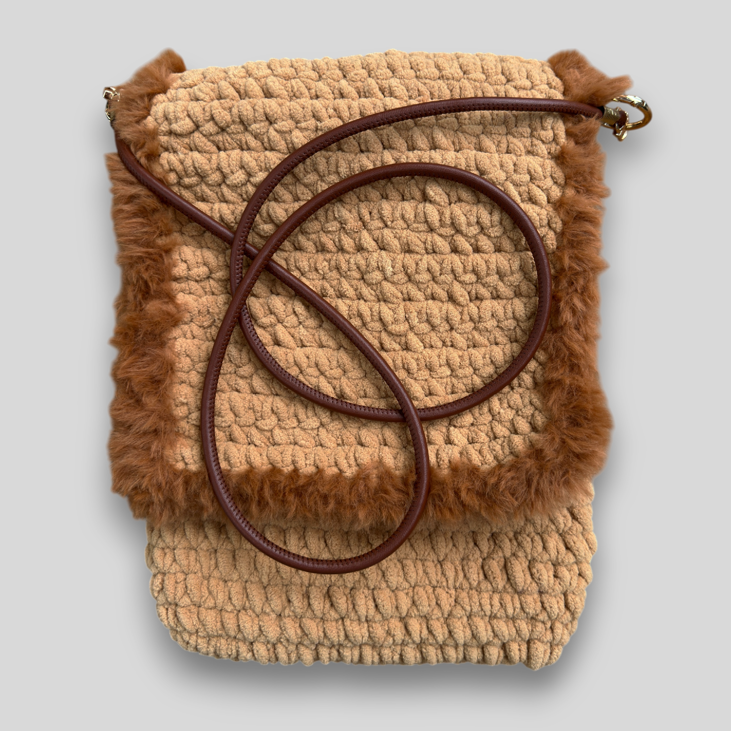 HOOK #123 – Camel Edge (Samtgarn mit Kunstfellkante)