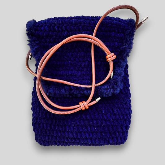 HOOK #124 – Velvet Edge (Samtgarn mit Kunstfellkante)