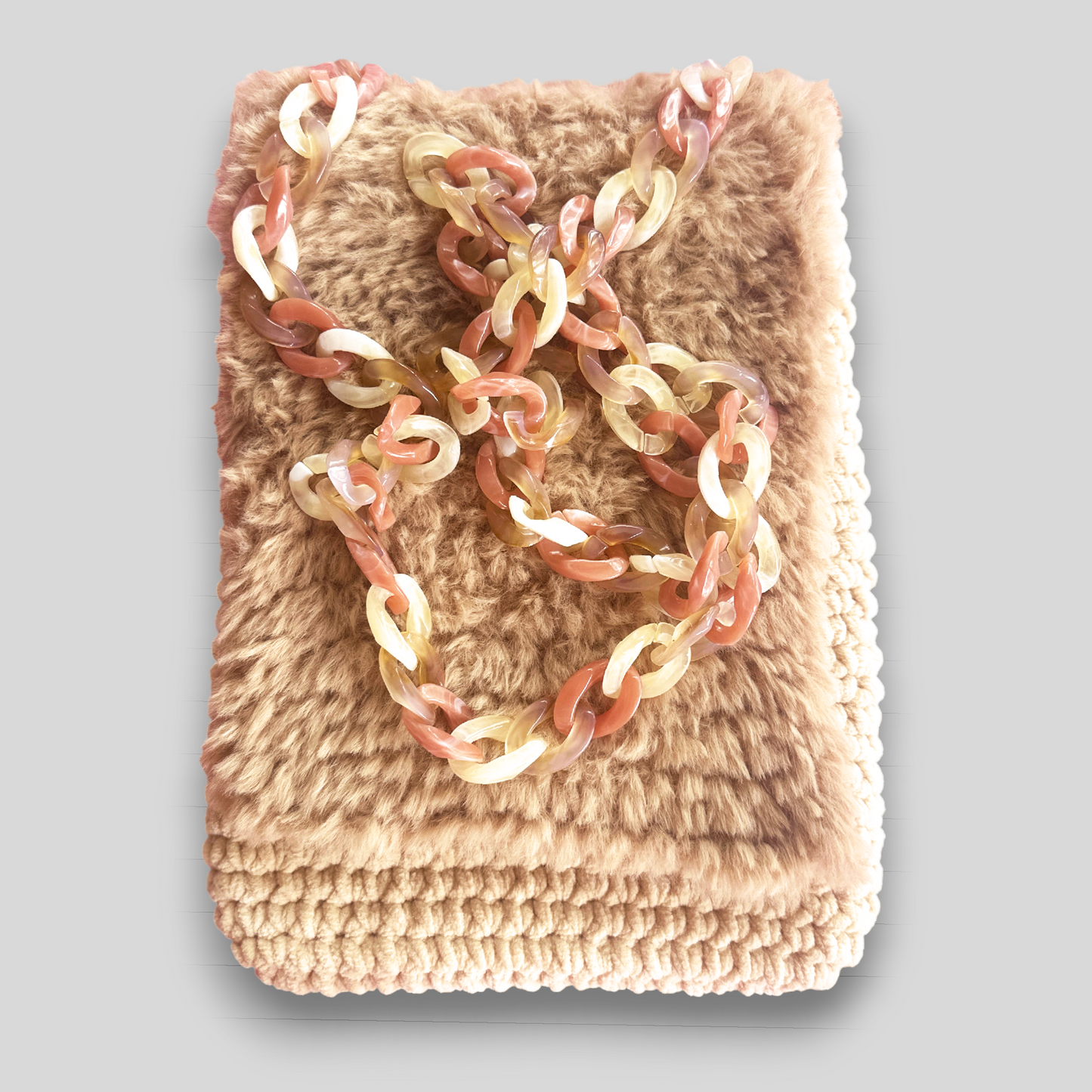 HOOK #132 – Soft Caramel (Samtgarn mit Kunstfell)