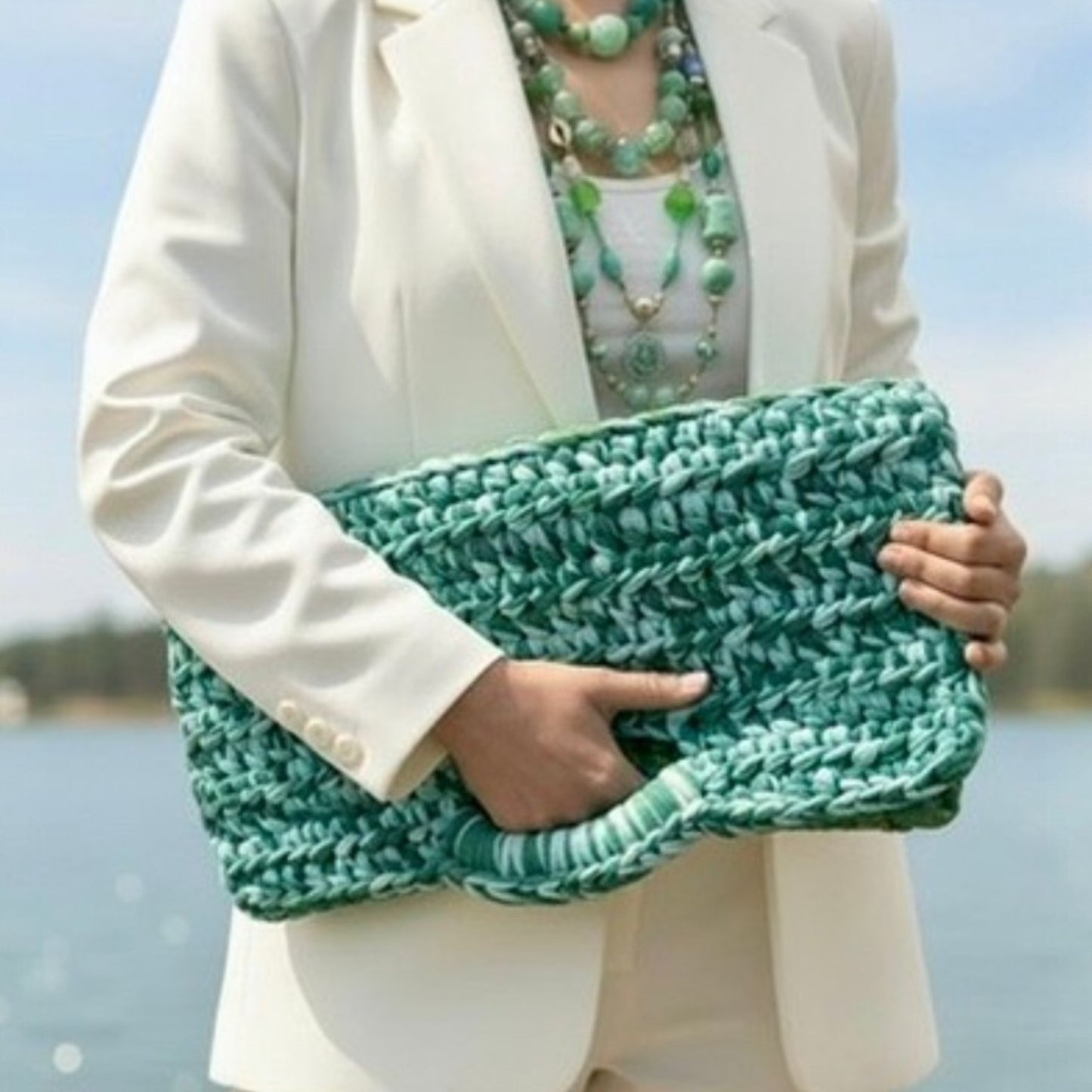 Häkeltasche Clutch Grün – großes Statement-Unikat aus recyceltem T-Shirtgarn #165
