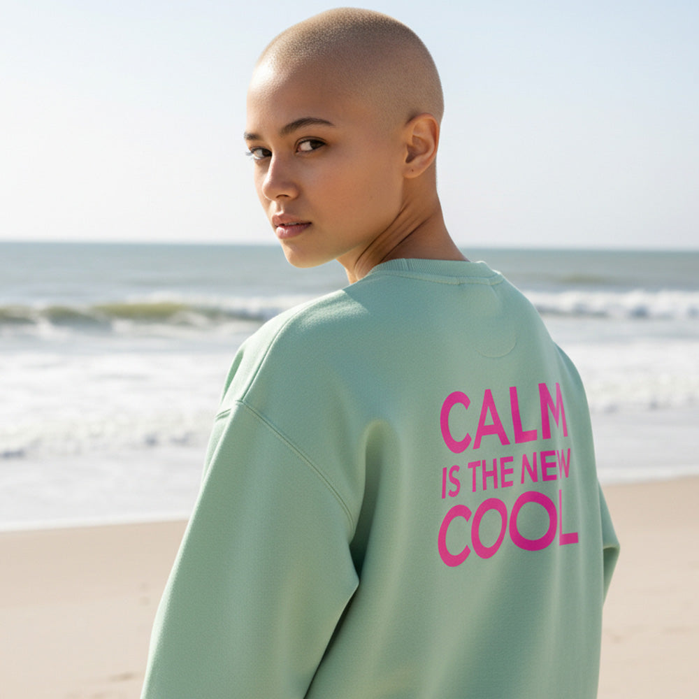 Oversize Sweatshirt mit Statement CALM IS THE NEW COOL von HOOKamSEE
