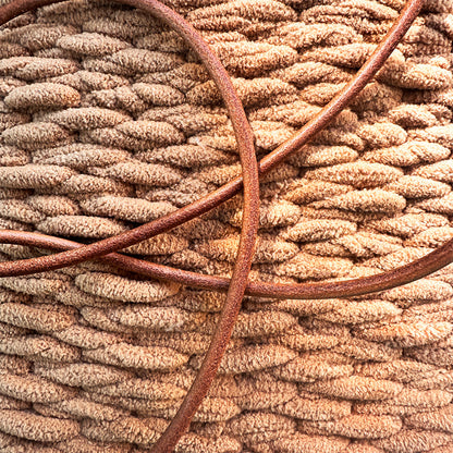 Strukturdetail der Gitterstruktur Tasche Urban Beige #119 aus recyceltem Samtgarn – handgefertigte Design Tasche
