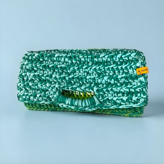Häkeltasche Clutch Grün – großes Statement-Unikat aus recyceltem T-Shirtgarn #165