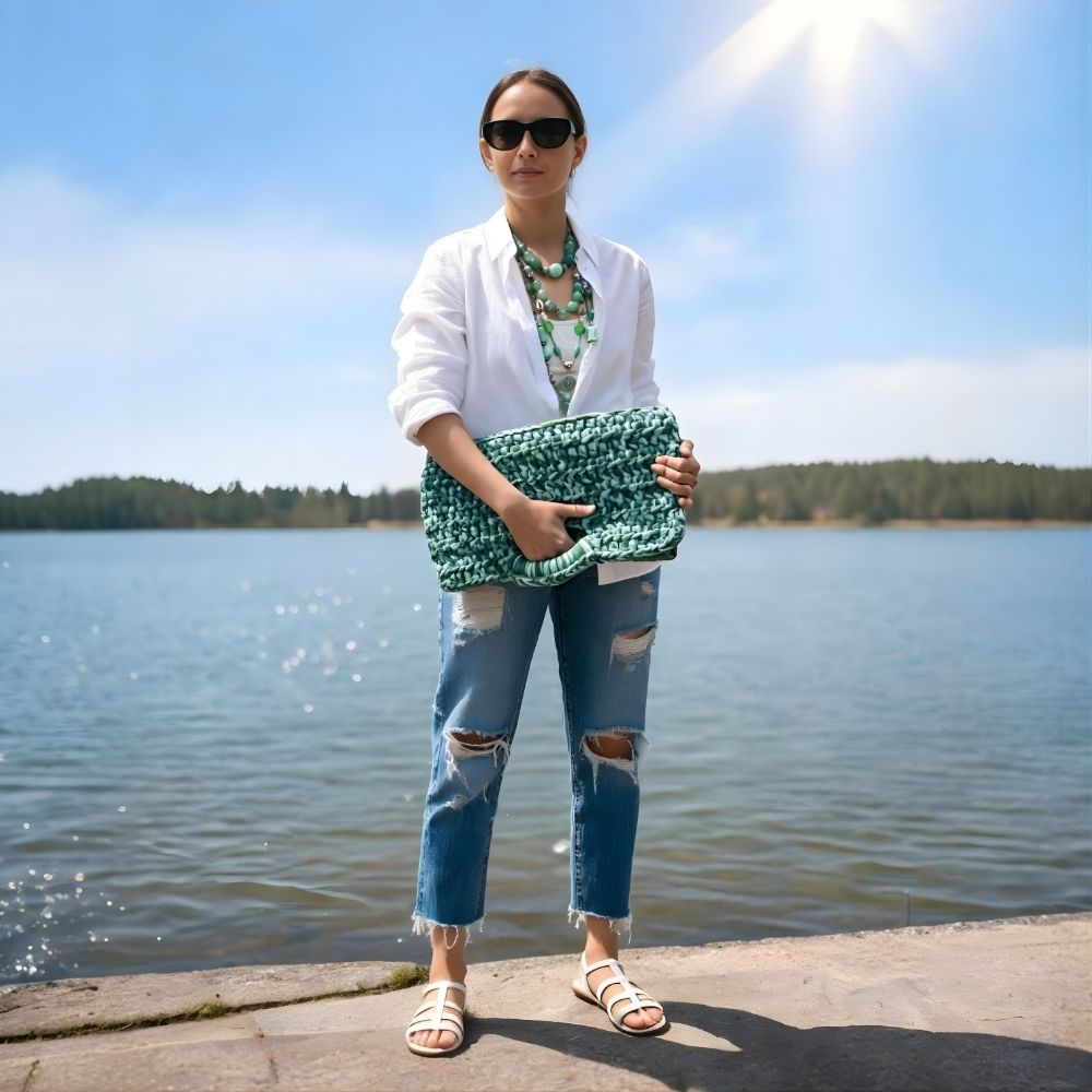 Häkeltasche Clutch Grün – großes Statement-Unikat aus recyceltem T-Shirtgarn #165