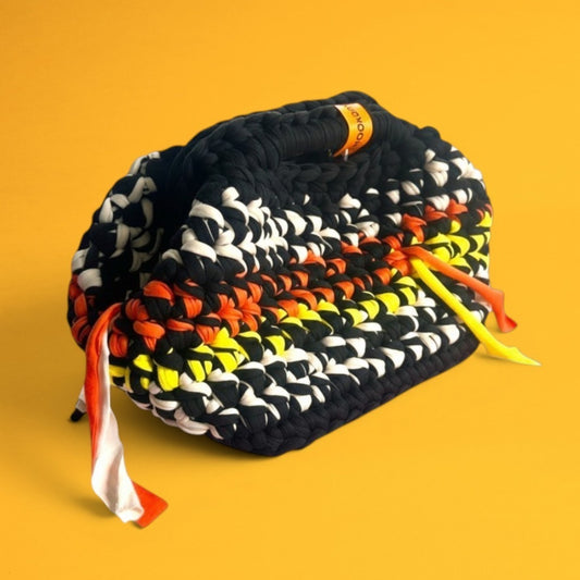 Häkeltasche Clutch Neon Lines – handgemachtes Unikat mit Statement Design #164