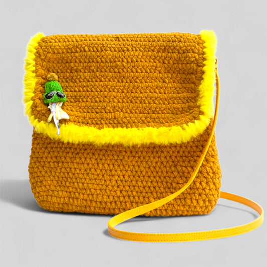 Häkeltasche Yellow Vibes #139 handgefertigte gelbe Umhängetasche aus Samtgarn mit Kunstfell
