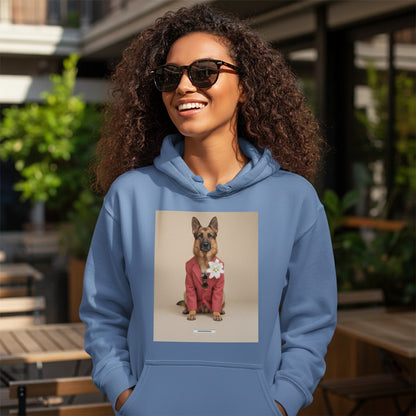 Lachende Frau mit Sonnenbrille trägt den HOOKamSEE Hoodie Styled Dogs Schäferhund in Carolina Blue urban