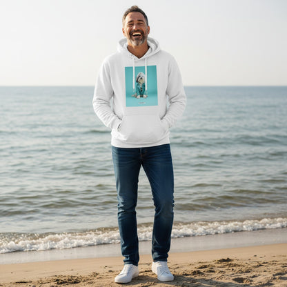 Lachender Mann trägt den HOOKamSEE Hoodie Styled Dogs Tibet-Terrier in Weiß am Strand