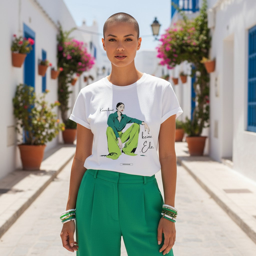 HOOKamSEE Shirt KARMA-Kollektion in Weiß — Frauen Premium T-Shirt, Statement-Fashion aus Bad Saarow