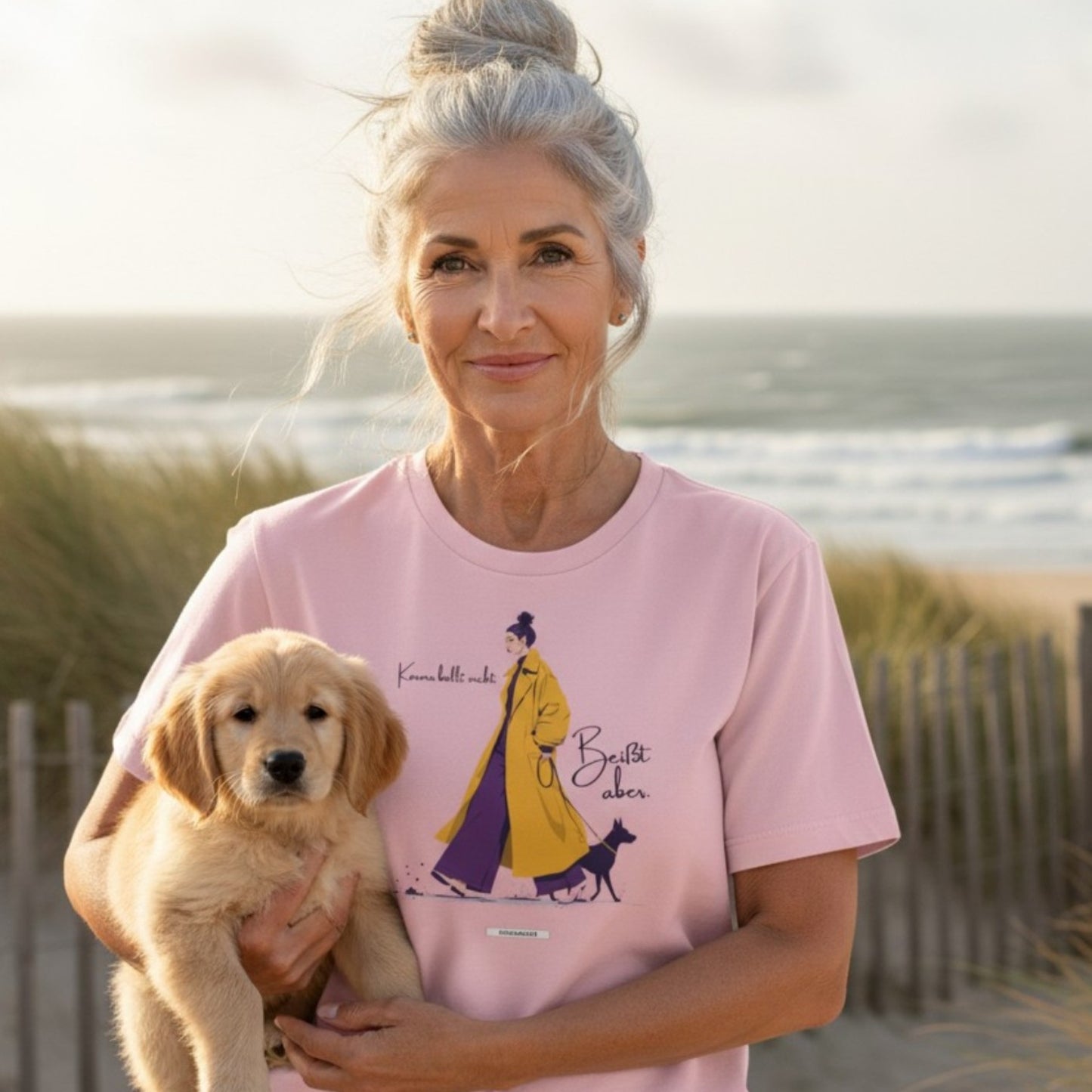 HOOKamSEE Shirt Karma bellt nicht. Beißt aber. in Rosa — Statement-Fashion für Hundemamas, KARMA-Kollektion