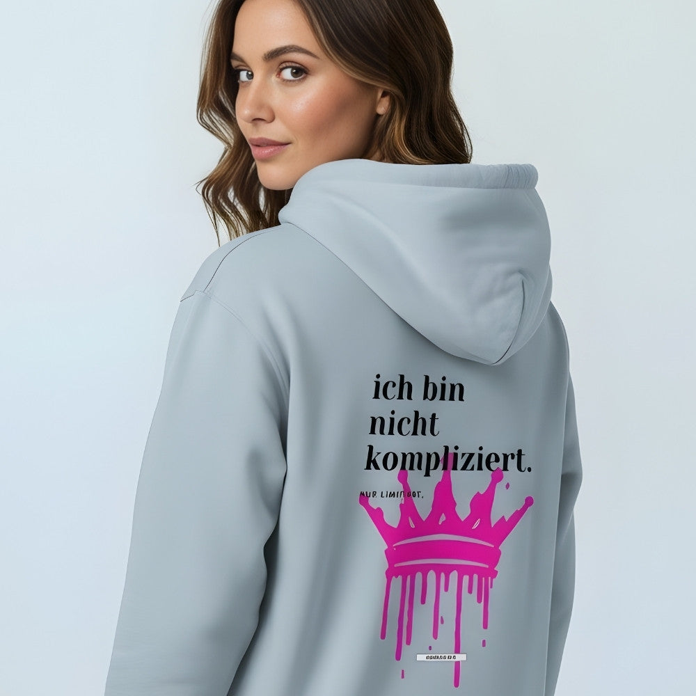 HOOKamSEE Unisex Hoodie True Talk Ich bin nicht kompliziert Rückenansicht Blue Fog Statementprint mit pinker Krone