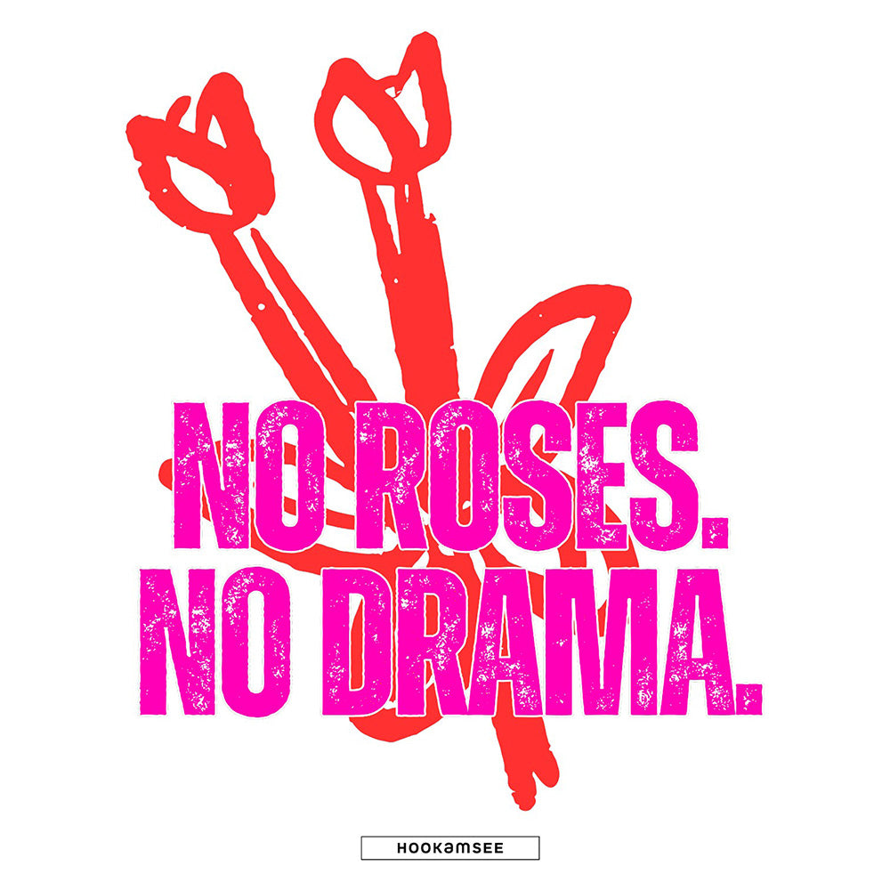 Print „No Roses. No Drama.“ mit Pfeilen und Herzmotiven in Pink-Rot von HOOKamSEE