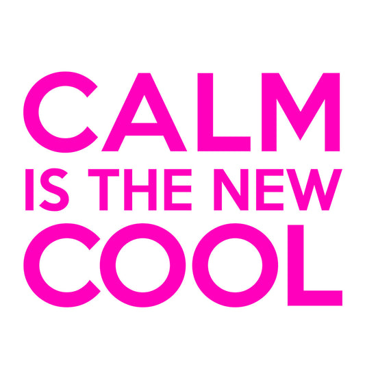 Backprint Calm is the new cool in Pink auf weißem Unisex Hoodie
