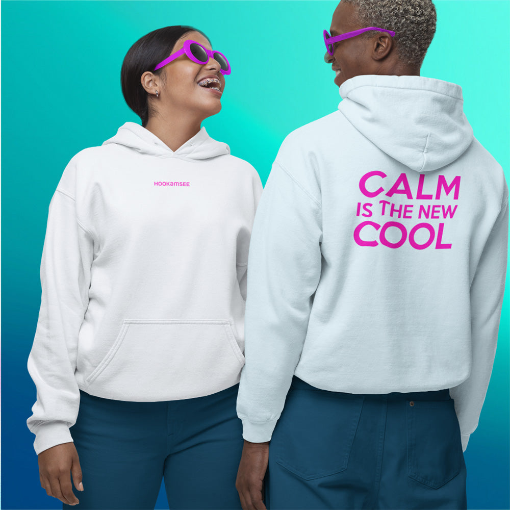 Unisex Hoodie Calm is the new cool in Weiß mit pinkem Statement Print auf der Rückseite
